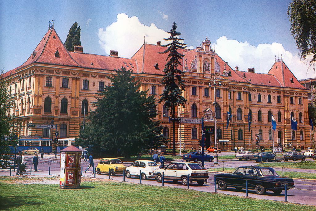 Obrtna škola, Trg Maršala Tita (današnji Trg Republike Hrvatske), oko 1987. godine